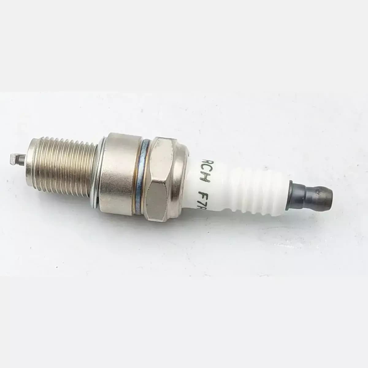 Zapaľovacia sviečka F7RTC pre DED8830 (poz. 51)