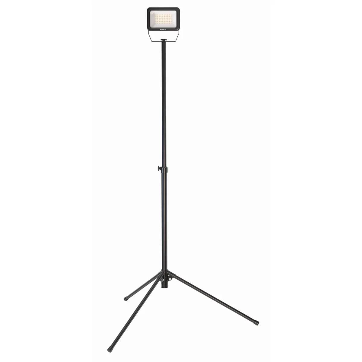 Dielenská lampa 4600lm
